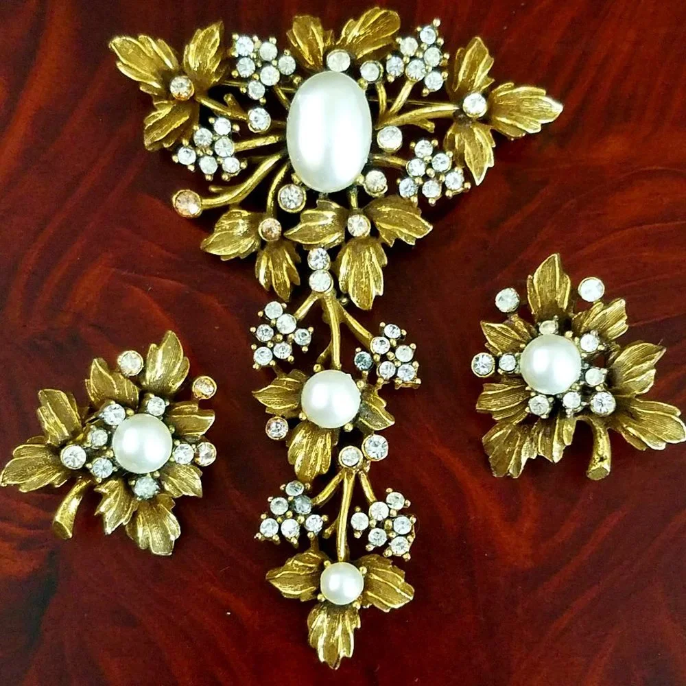 RARE 1940's Corocraft Coro Rhinestone Grapes Vine Antique Pin Brooch & Earrings